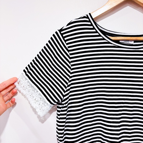 🦋3/25$🦋 ARDENE – Black & white striped lace-trim crop tee | Size S • - Picture 5 of 6